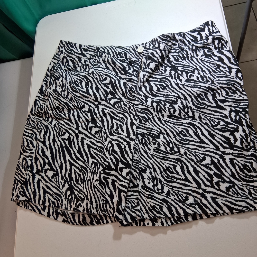 Jones New York Sports Zebra Print Shorts 16W